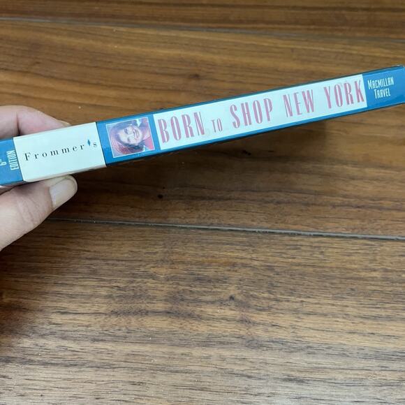 Born to Shop New York: The Ultimate Guide for Travelers Who Love to Shop 6th Ed. - Picture 3 of 9